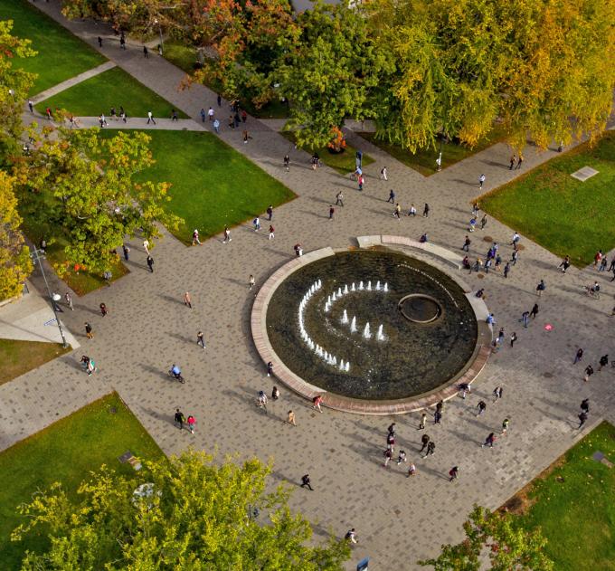 Image of the main mall fountain.